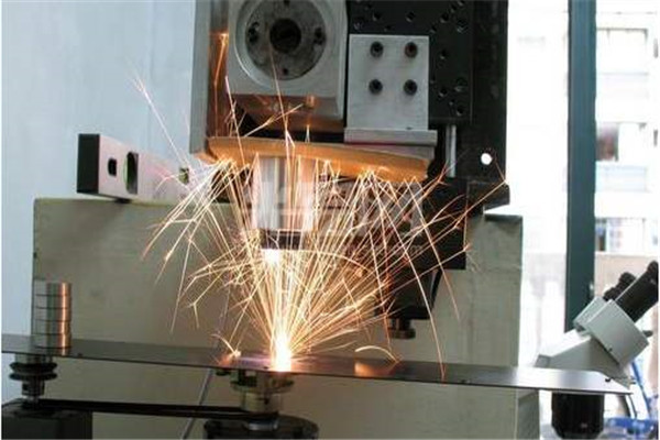 數(shù)控激光切割機(jī)